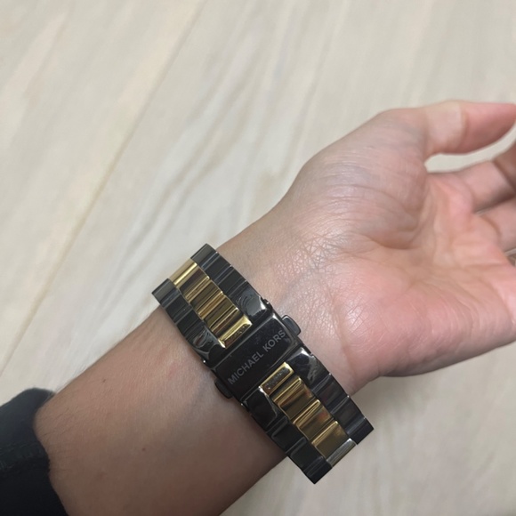 Michael Kors Watch - Picture 4 of 5